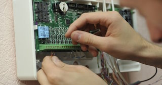 Монтаж аварийных сигнализаций от 3107 руб. в Котласе